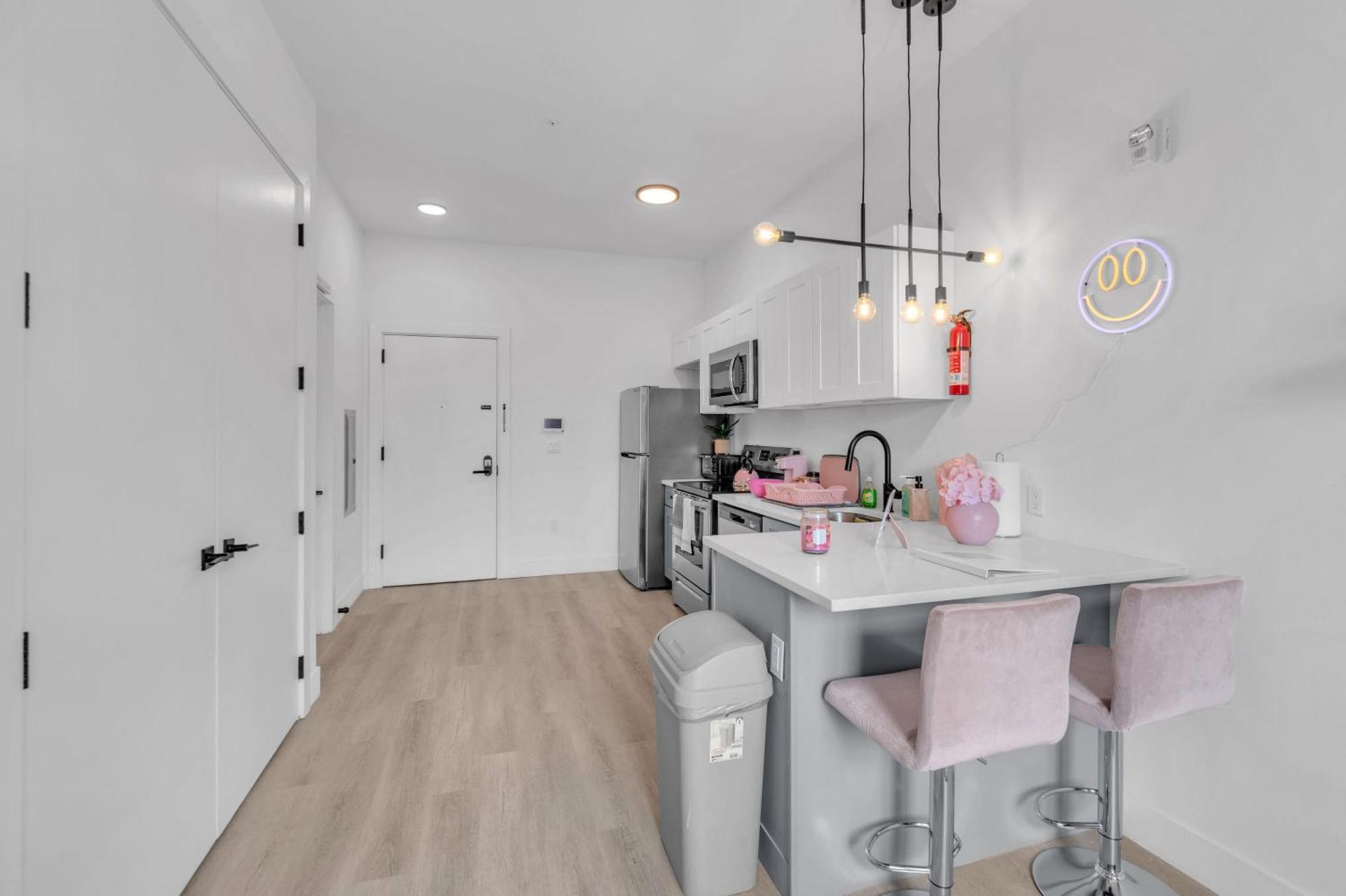 Apartamento Pink Heaven Indoor Pool, Free Parking, Near Nyc Elizabeth Exterior foto